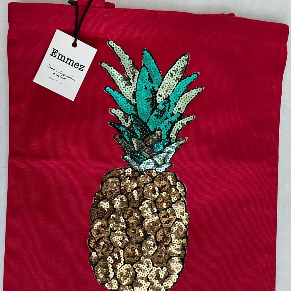 Red tote bag with pineapple